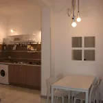 La Rosa Apartment *